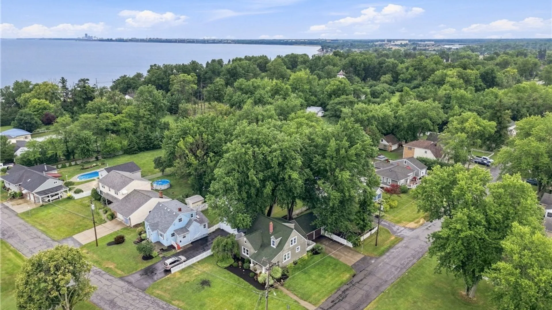 Property at 4423 Stratford, Hamburg, NY 14075 5