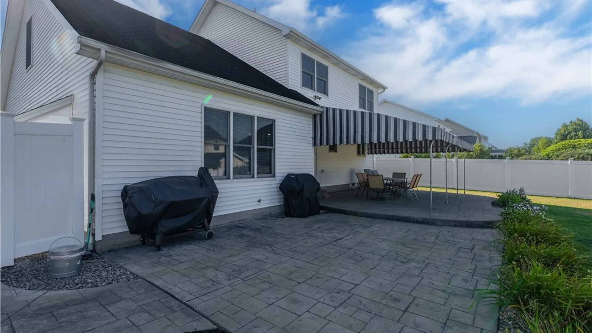 Property at 220 Nathans Trail, Lancaster, NY 14086 4