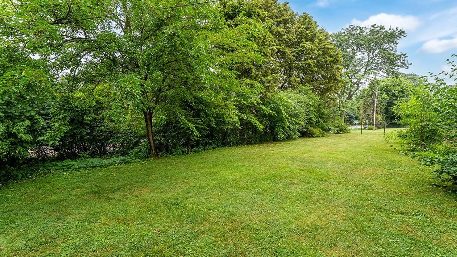 Property at 1571 Lakeview Road, Hamburg, NY 14085 9