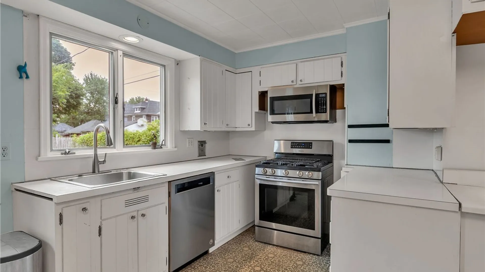 Property at 387 Woodbridge Avenue, Buffalo, NY 14214 16