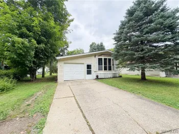 Property at 178 Bush Gardens, Alden, NY 14004