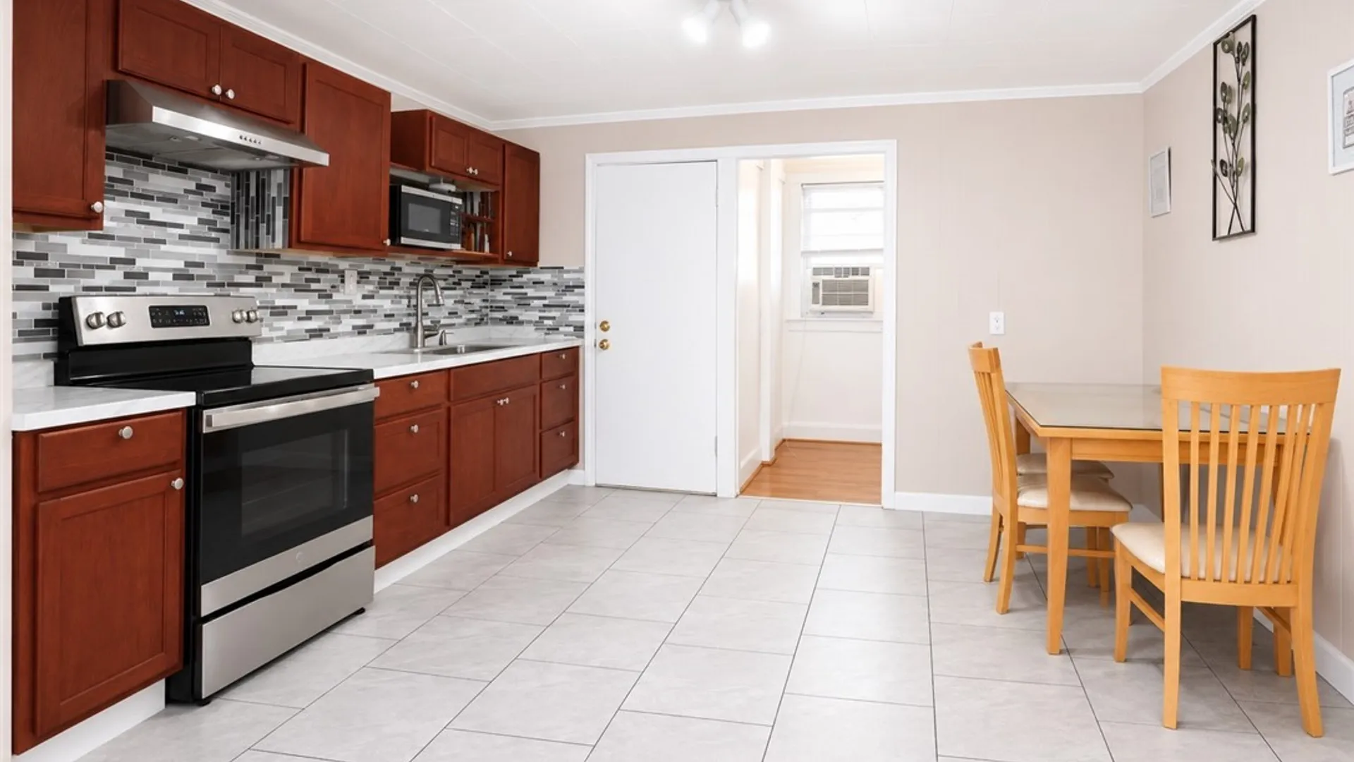 Property at 55 Myrtle St Street, Rochester, NY 14606 10