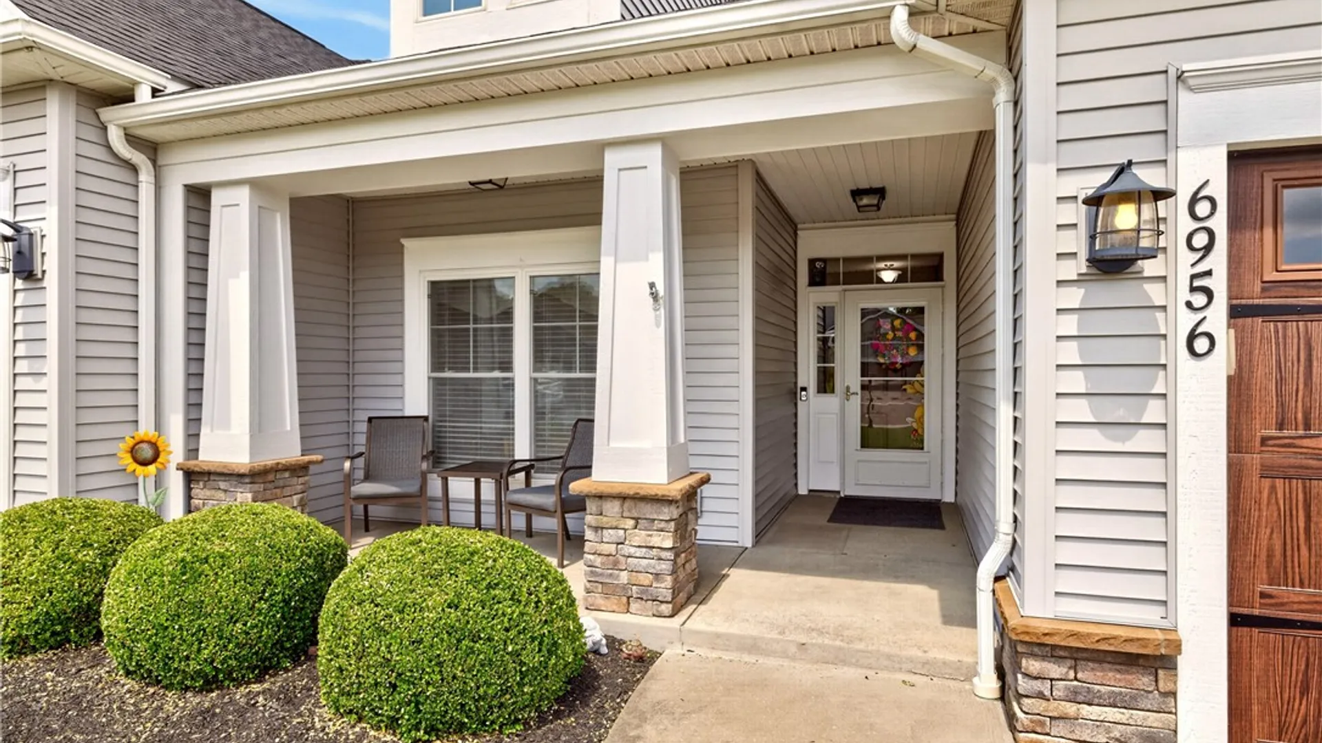 Property at 6956 Wyndham Hl, Victor, NY 14564 3