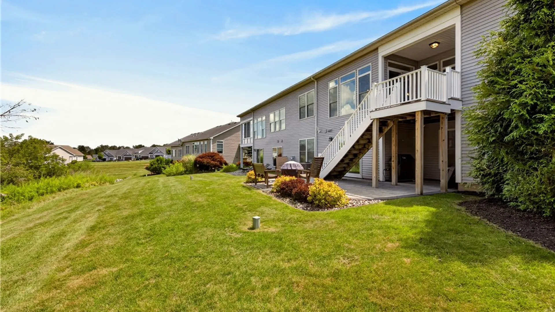 Property at 6956 Wyndham Hl, Victor, NY 14564 7