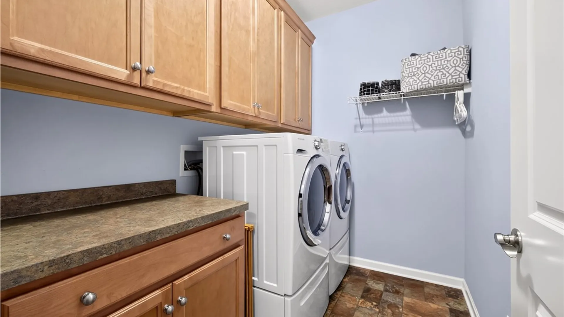 Property at 6956 Wyndham Hl, Victor, NY 14564 31
