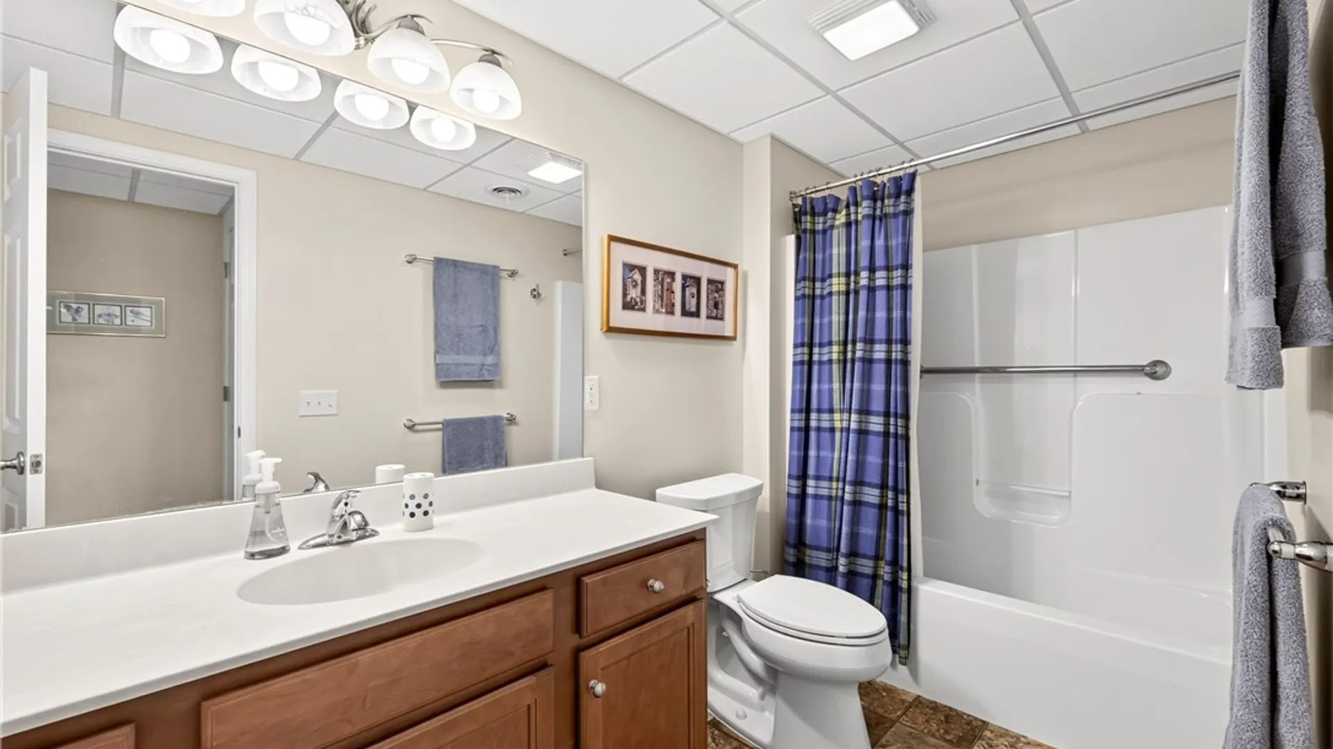 Property at 6956 Wyndham Hl, Victor, NY 14564 42