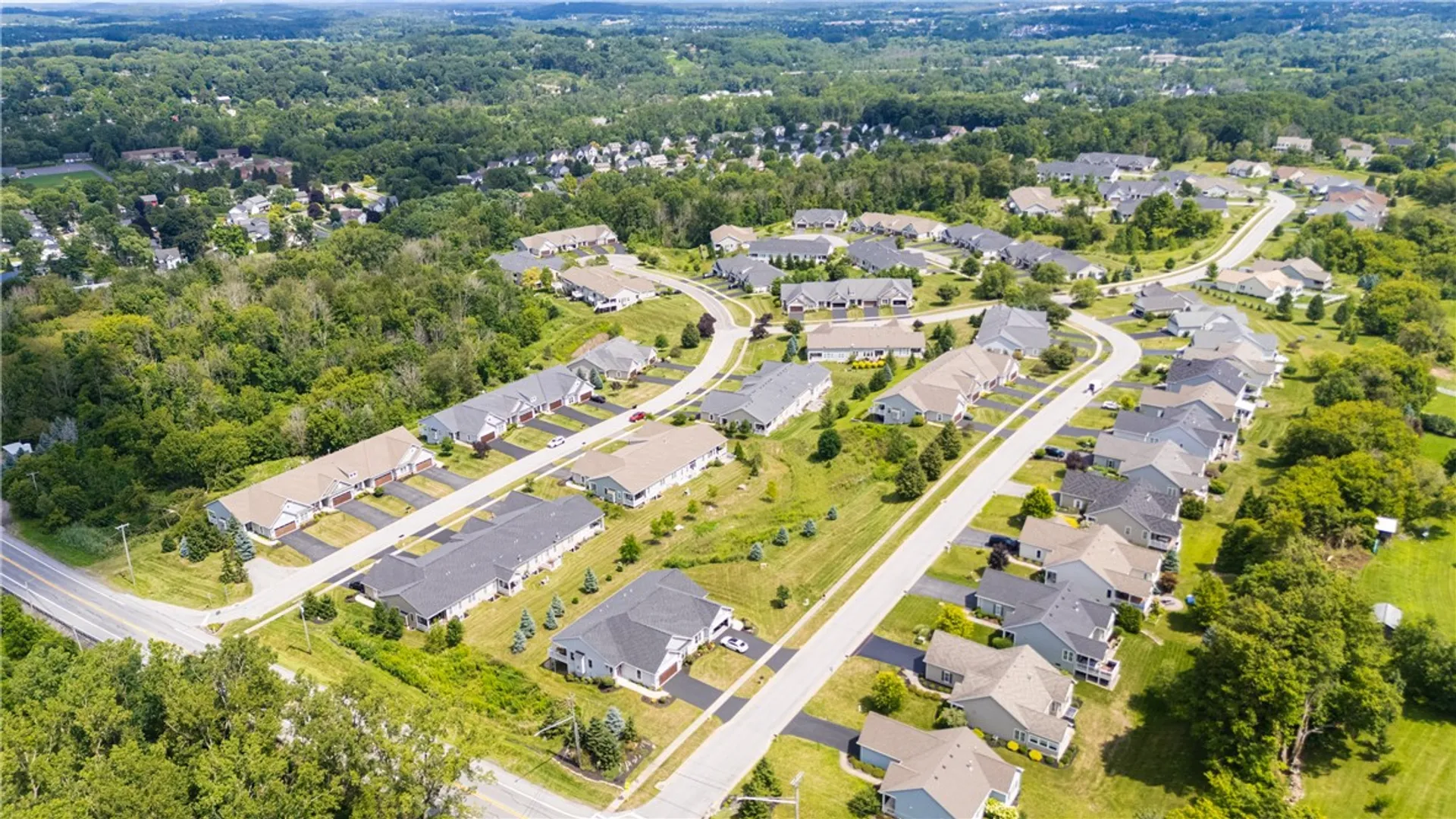 Property at 6956 Wyndham Hl, Victor, NY 14564 45