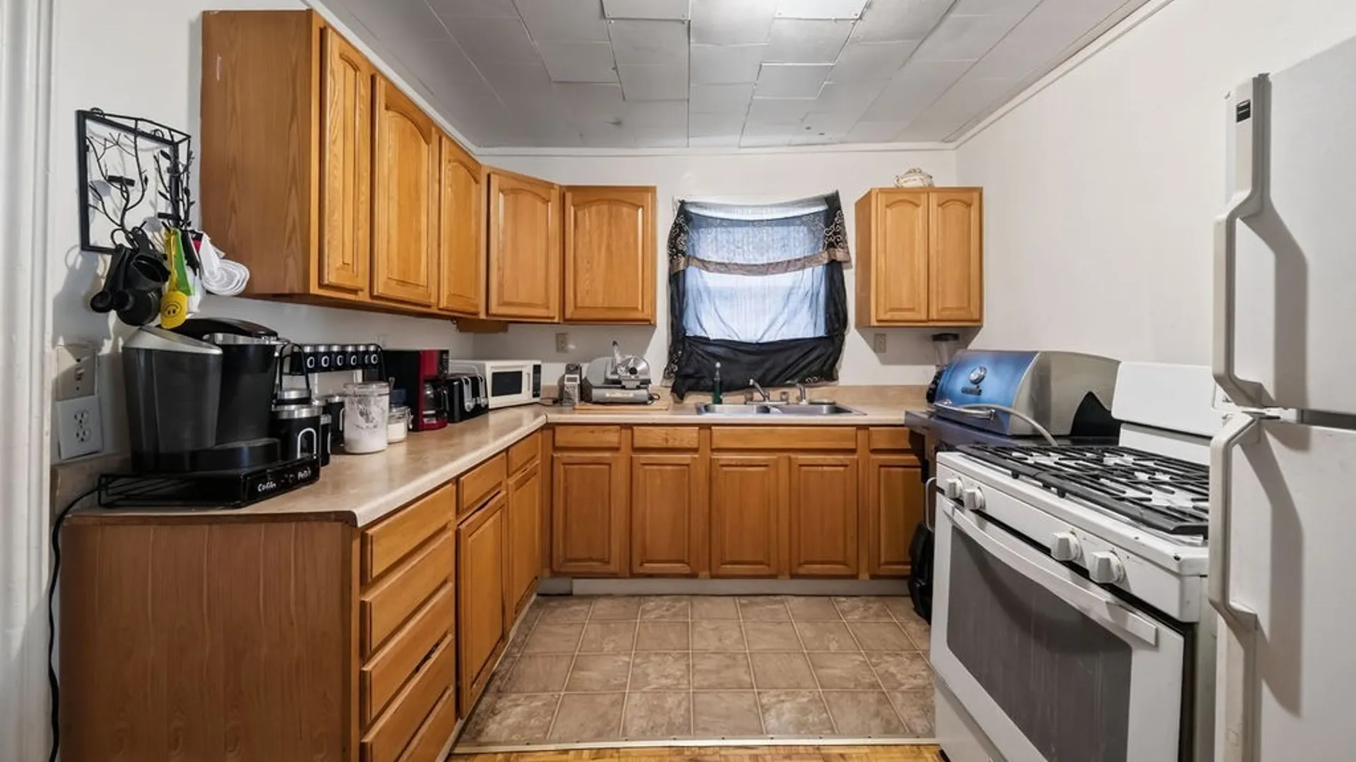 Property at 36 E Albany Street, Oswego, NY 13126 4