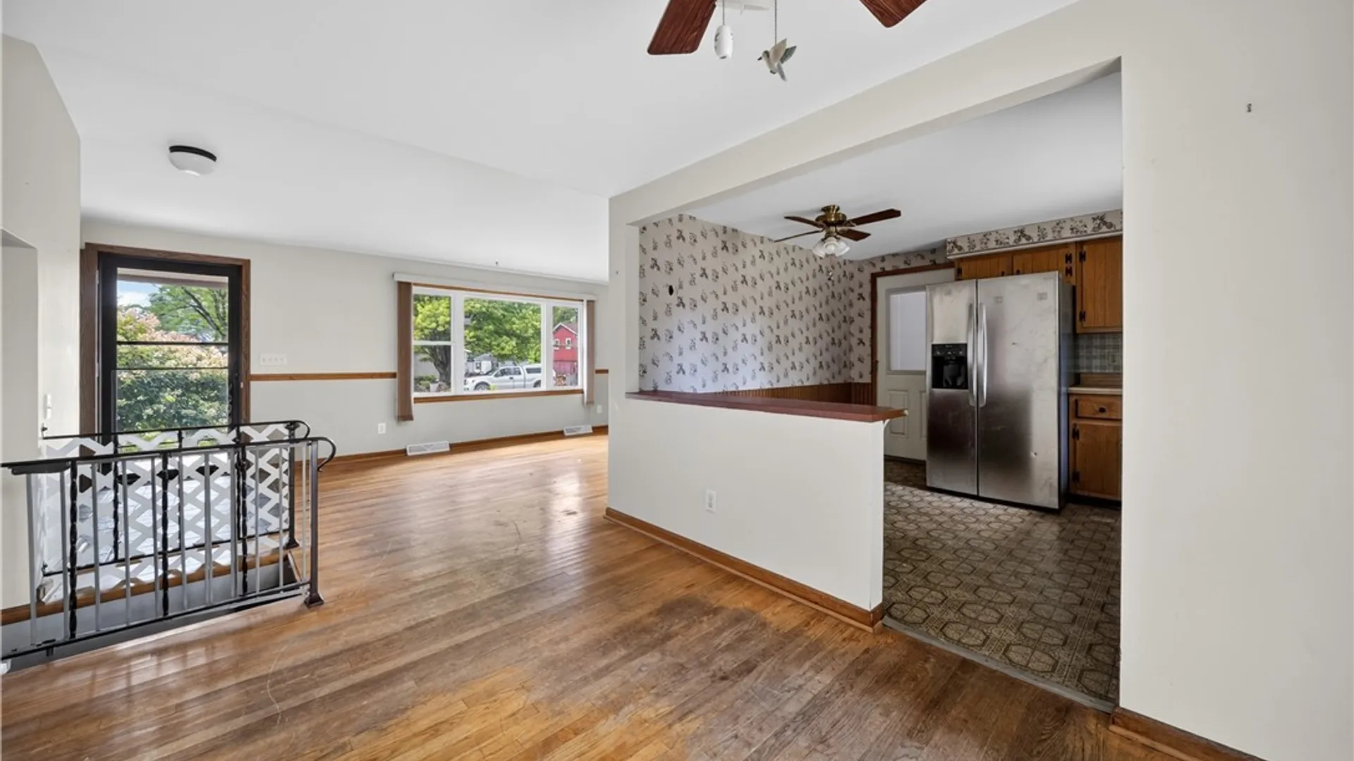 Property at 7886 Walnut Place, Clay, NY 13090 5