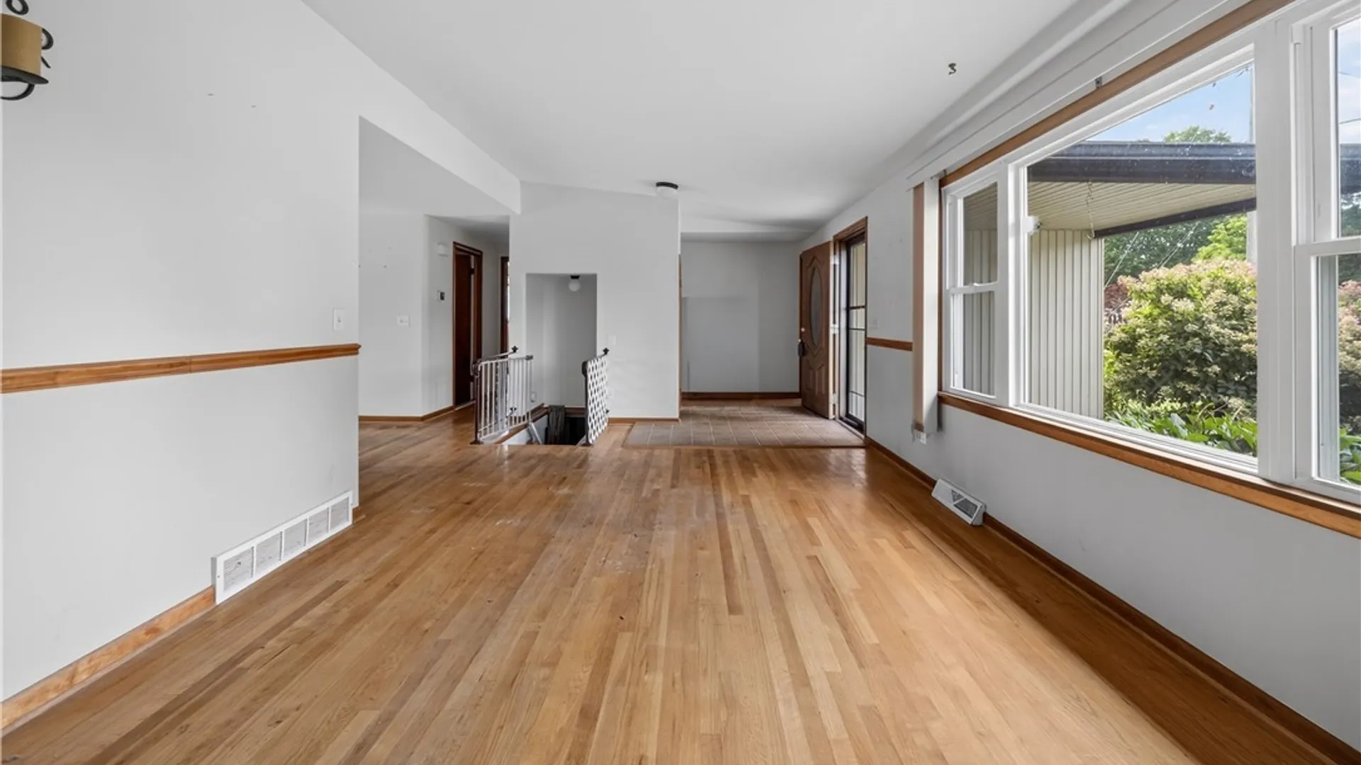 Property at 7886 Walnut Place, Clay, NY 13090 7