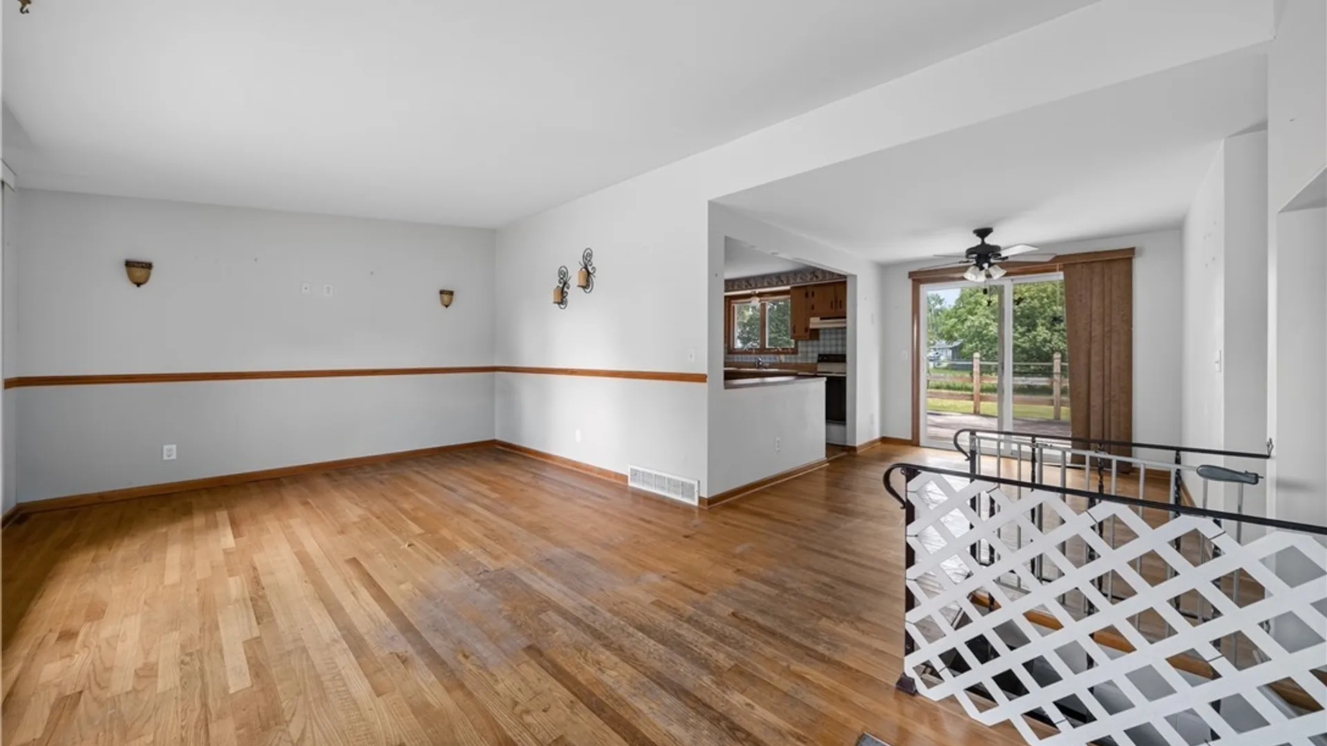 Property at 7886 Walnut Place, Clay, NY 13090 9