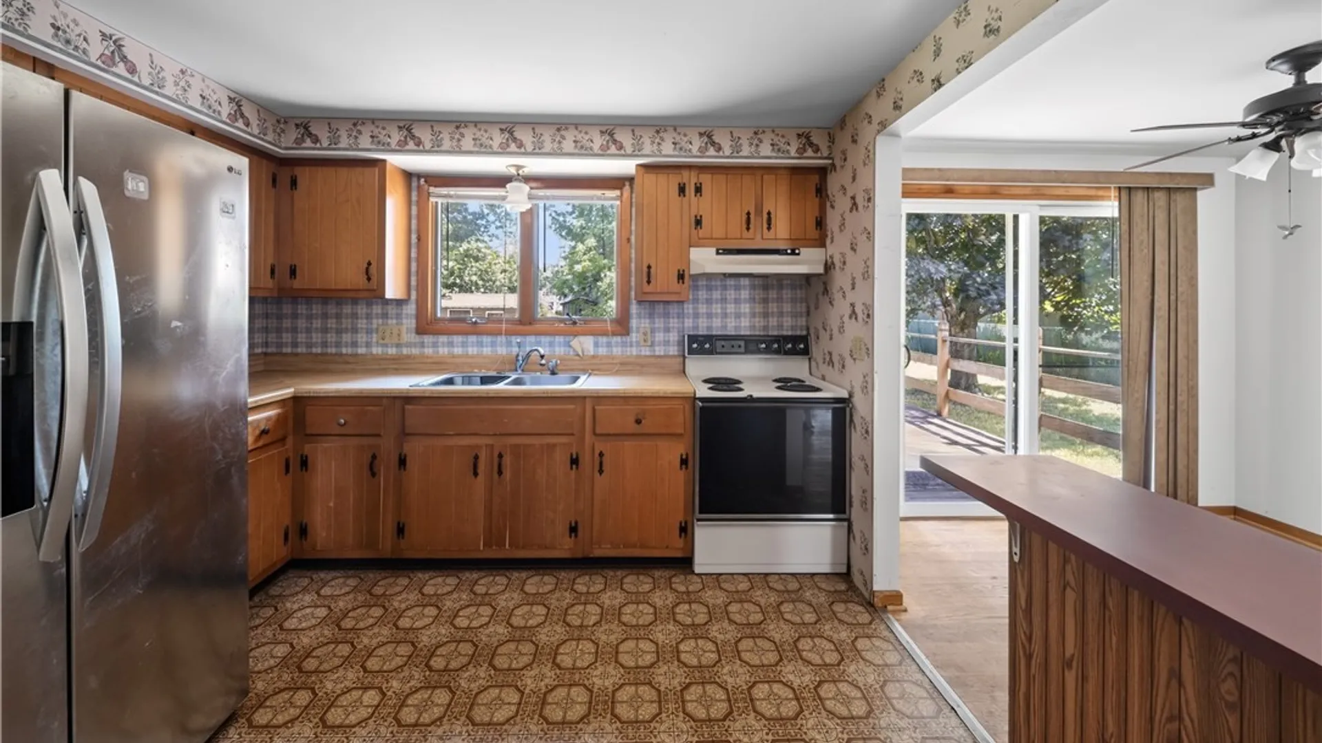 Property at 7886 Walnut Place, Clay, NY 13090 11