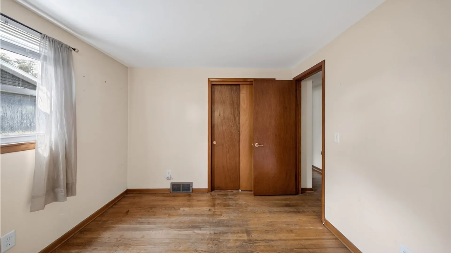 Property at 7886 Walnut Place, Clay, NY 13090 17