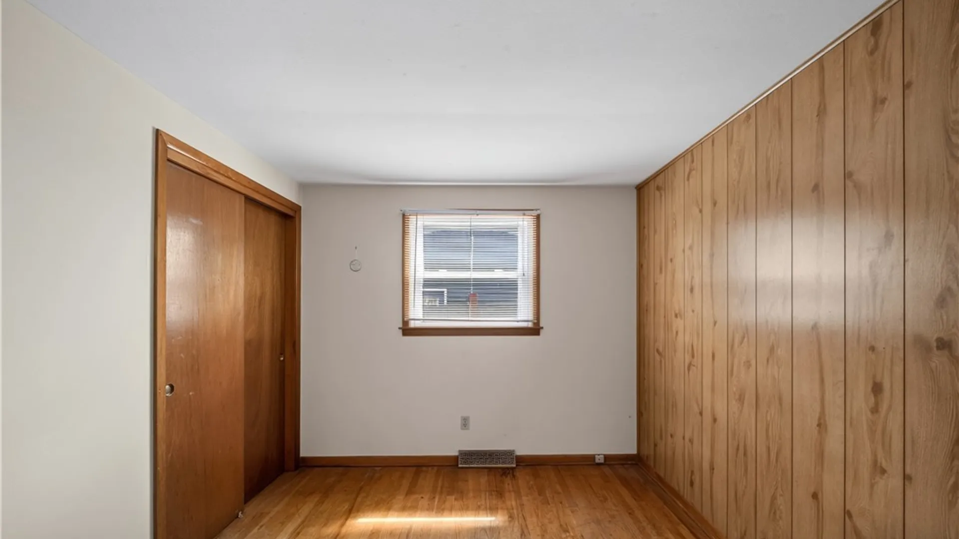 Property at 7886 Walnut Place, Clay, NY 13090 21
