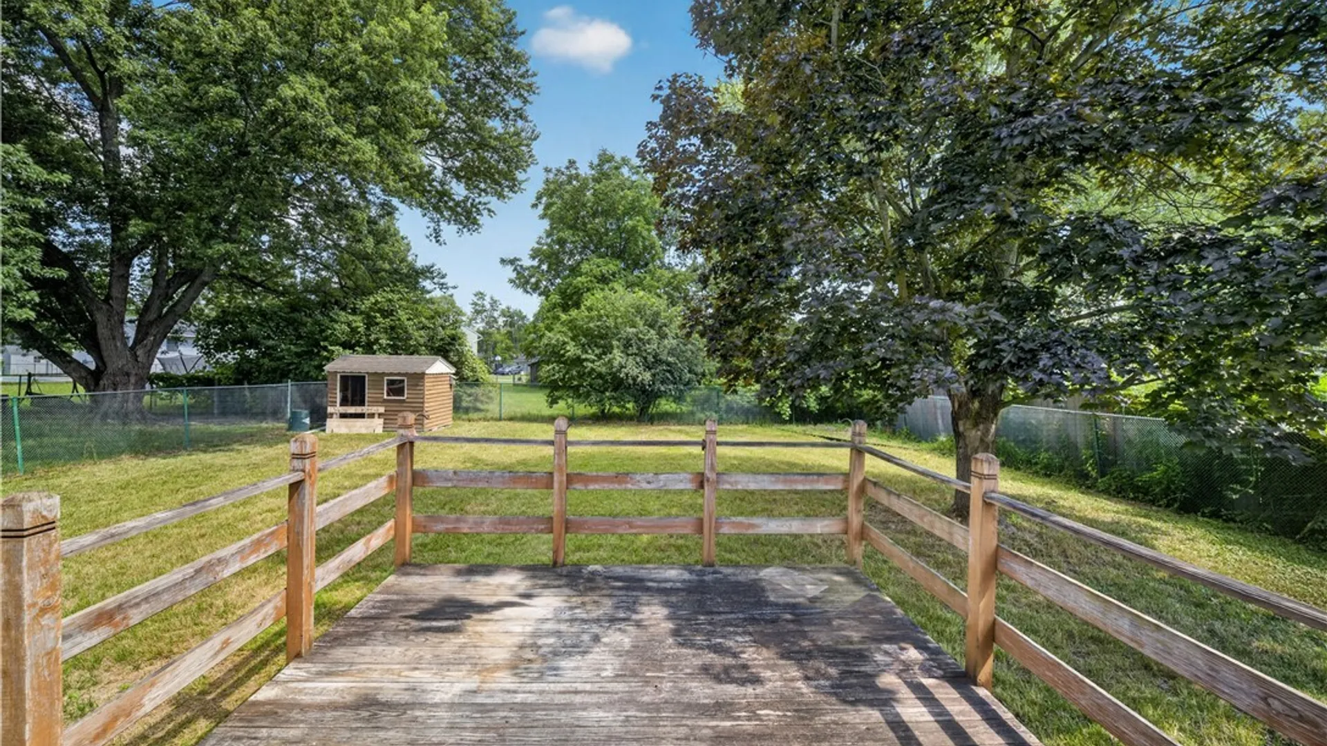 Property at 7886 Walnut Place, Clay, NY 13090 22