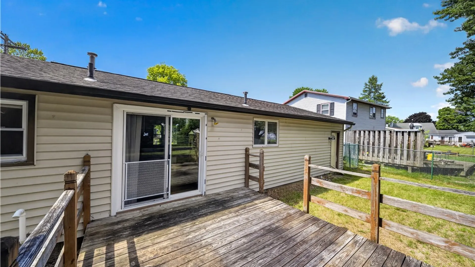 Property at 7886 Walnut Place, Clay, NY 13090 23
