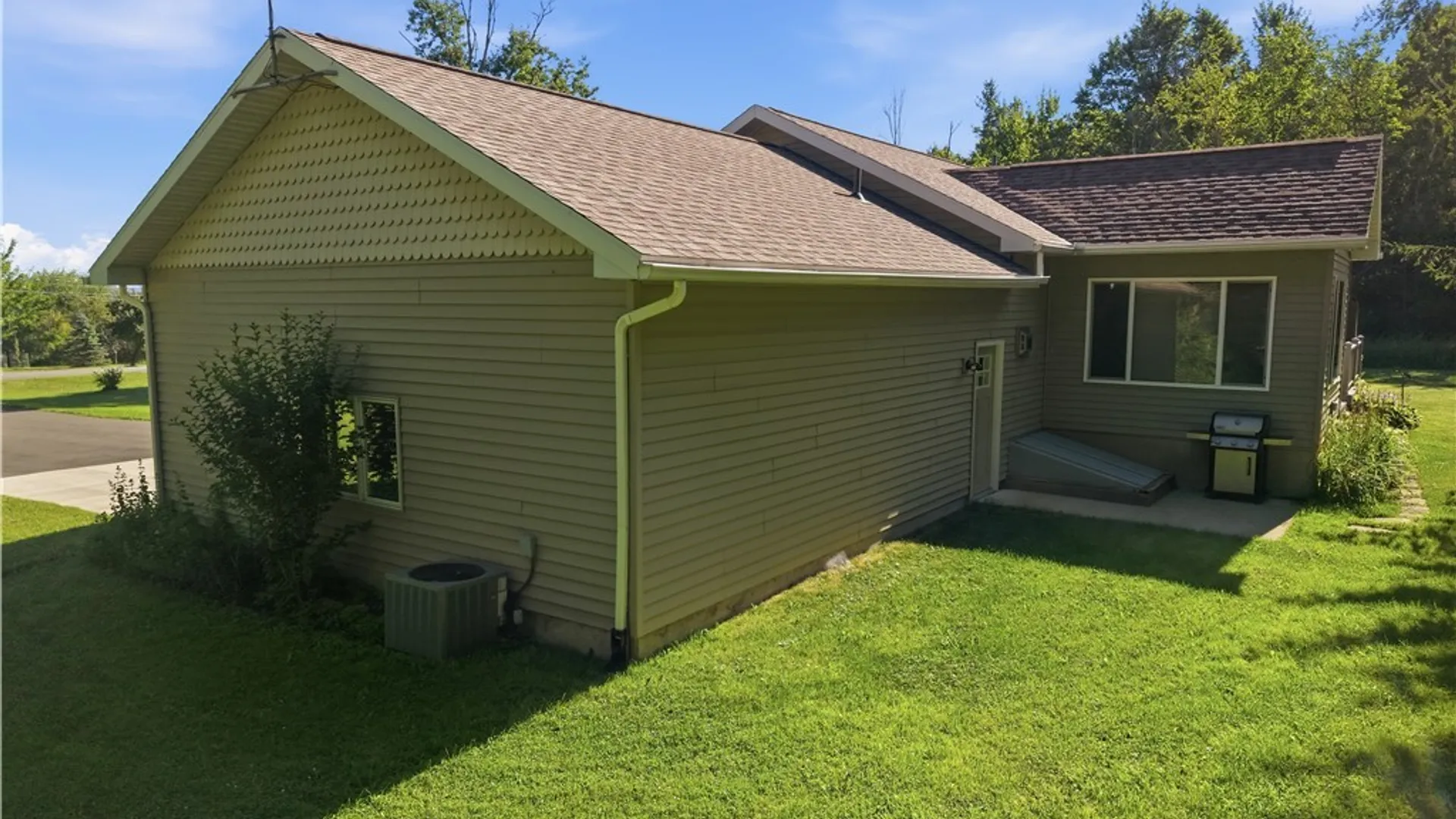 Property at 12151 W Main Street Road, Randolph, NY 14772 5