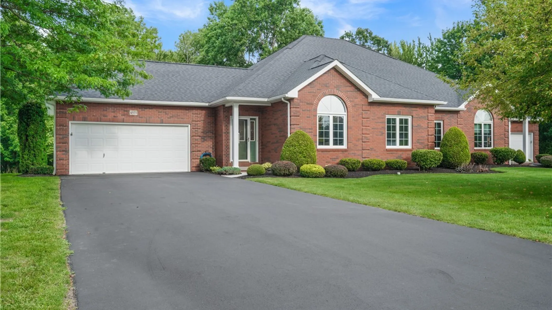 Property at 4855 Waterford Place, Lockport Town, NY 14094 3