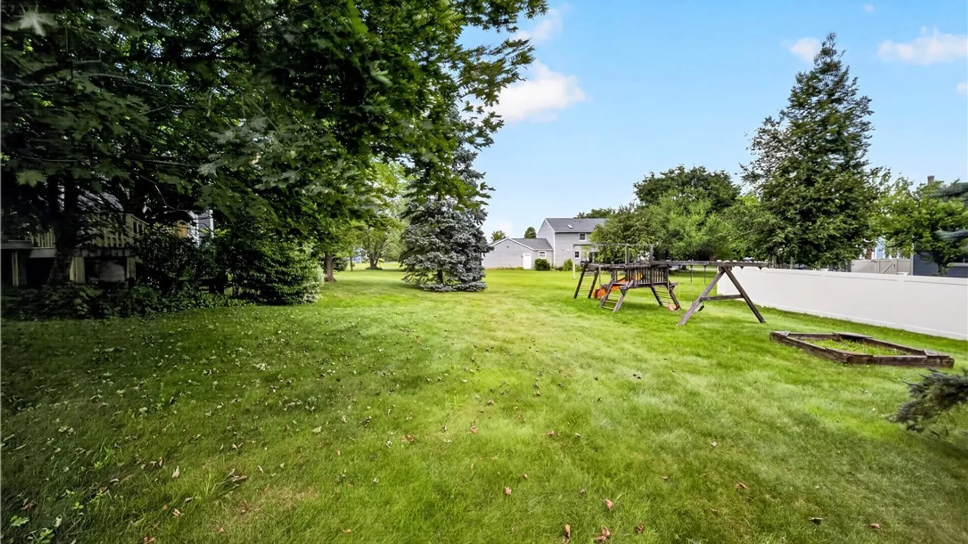 Property at 4932 Tinderbox Circle, Manlius, NY 13104 6