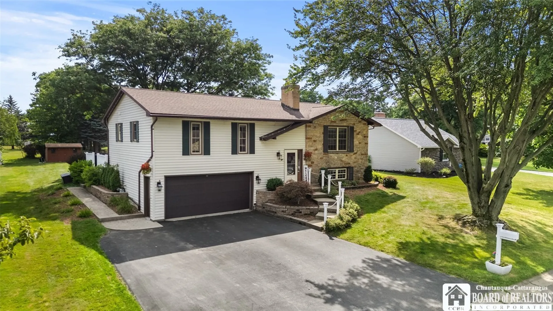Property at 4 Andrew Court, Pomfret, NY 14063 4