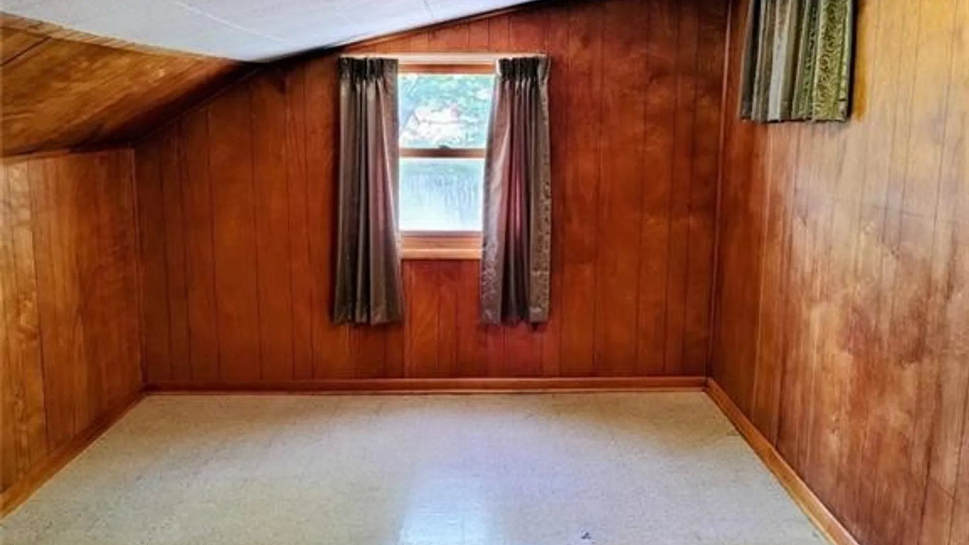 Property at 16 Crestview Avenue, Cheektowaga, NY 14225 13