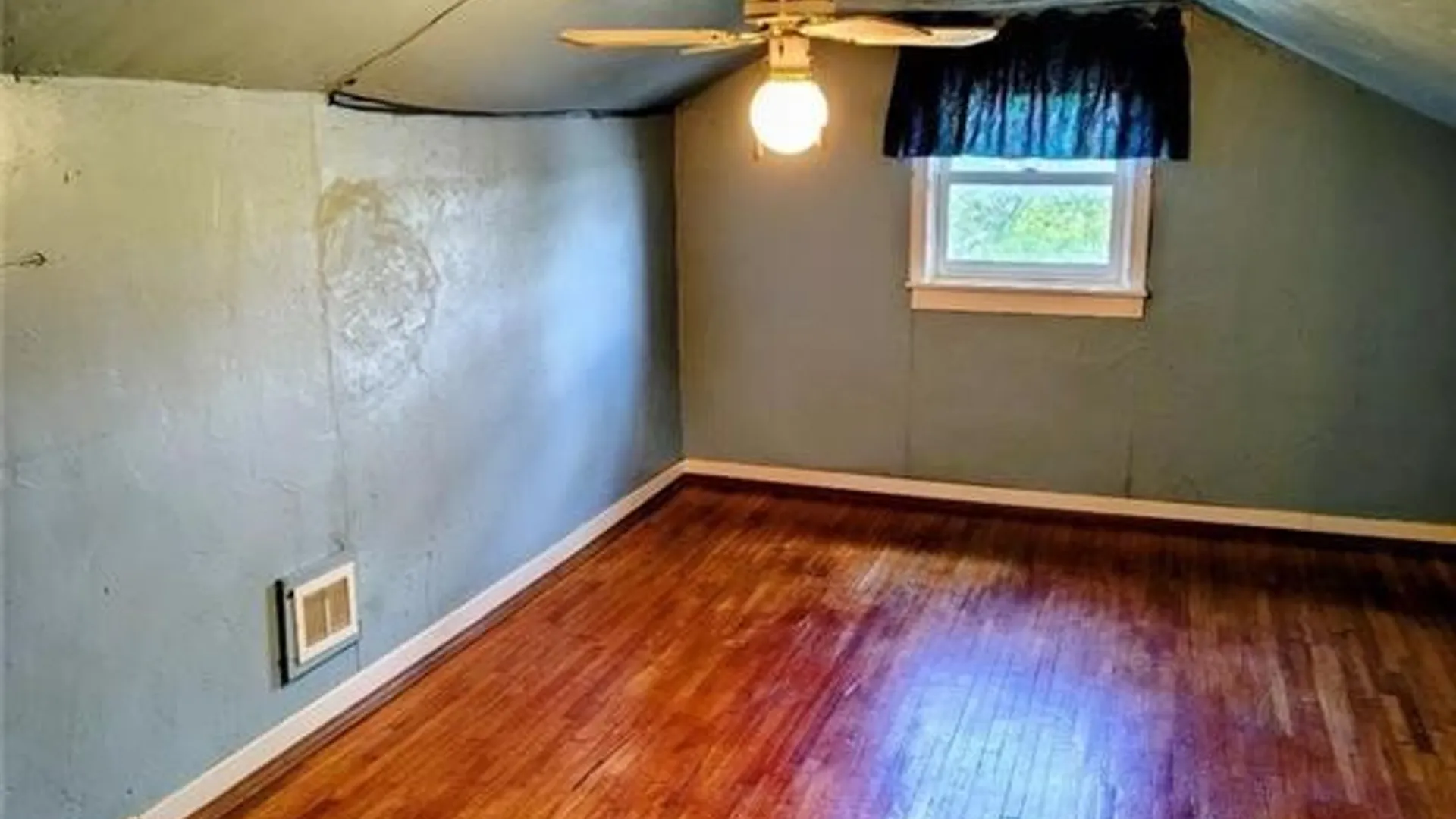 Property at 16 Crestview Avenue, Cheektowaga, NY 14225 14