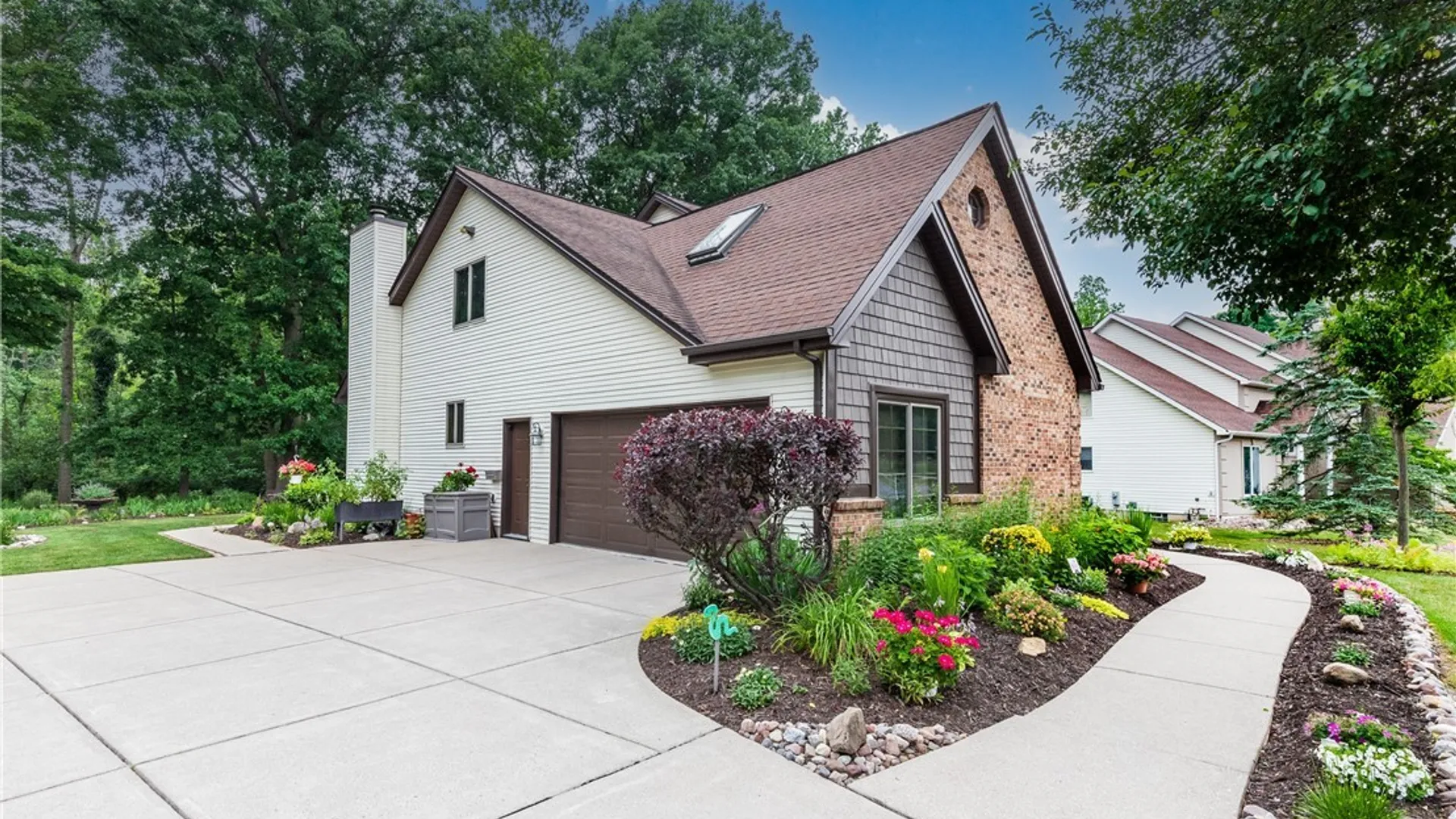 Property at 299 Deerwood Lane, Grand Island, NY 14072 5