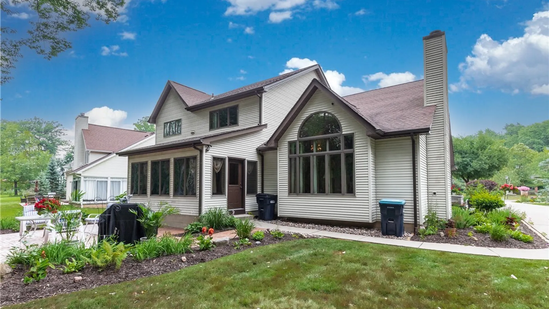 Property at 299 Deerwood Lane, Grand Island, NY 14072 7