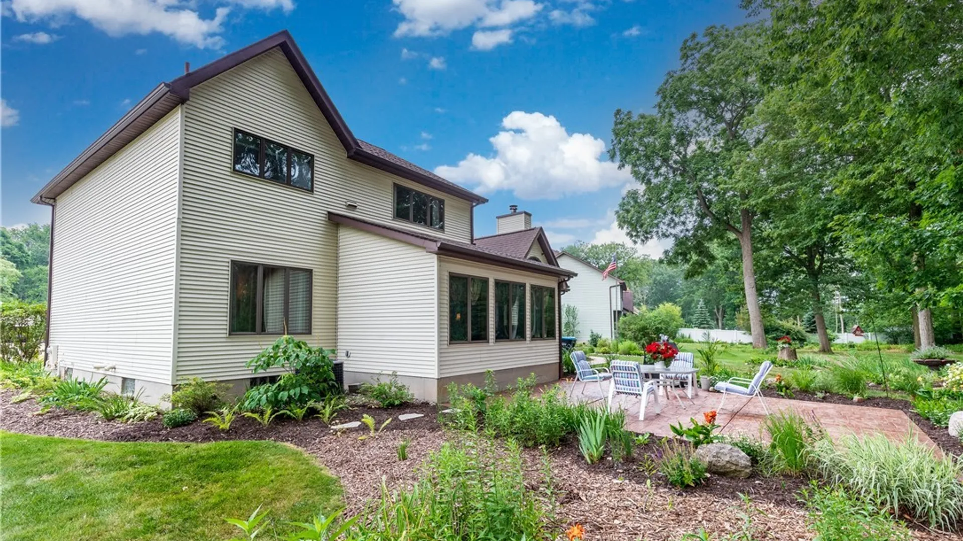 Property at 299 Deerwood Lane, Grand Island, NY 14072 11