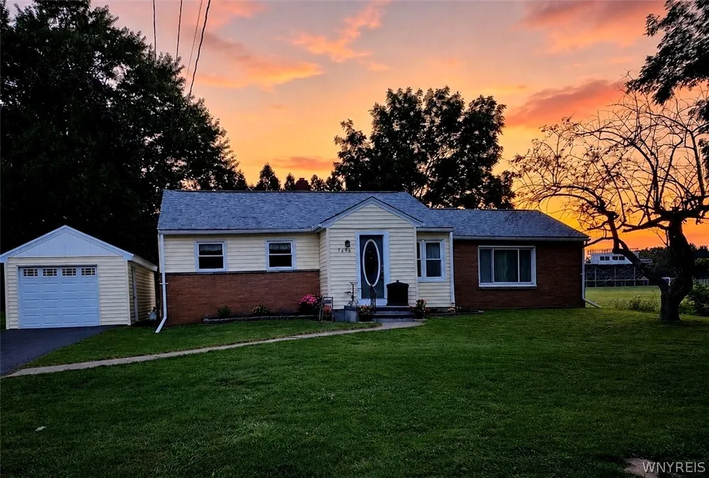 Property at 5656 Locust Street Extension, Lockport Town, NY 14094
