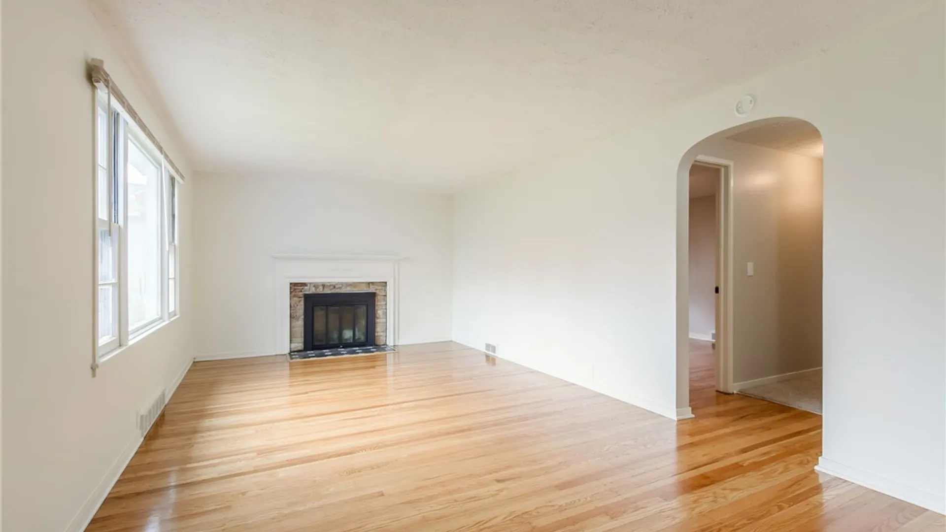 Property at 345 Colebourne Rd, Rochester, NY 14609 3