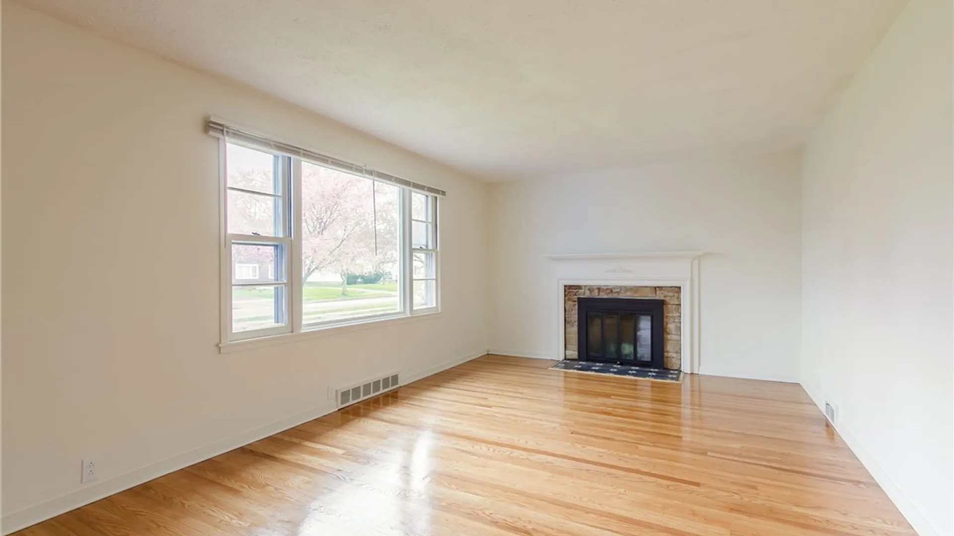 Property at 345 Colebourne Rd, Rochester, NY 14609 5