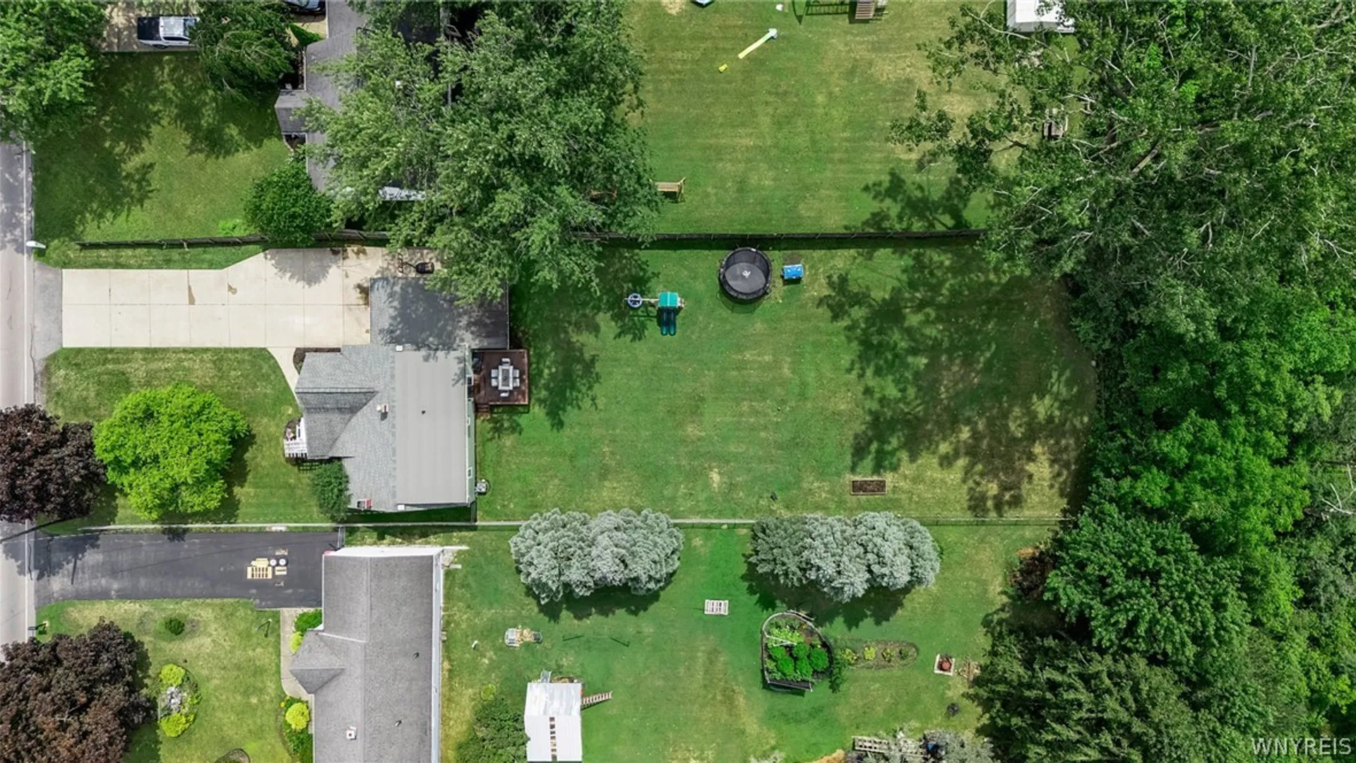 Property at 349 Lake Avenue, Lancaster, NY 14086 33