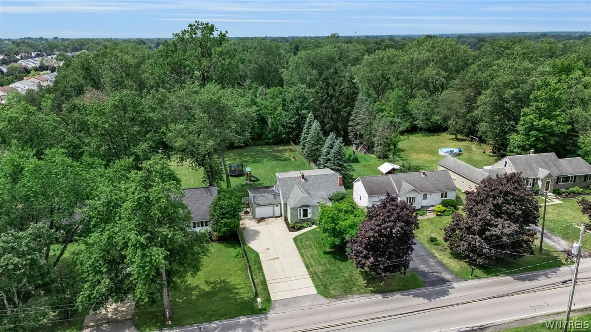 Property at 349 Lake Avenue, Lancaster, NY 14086 3