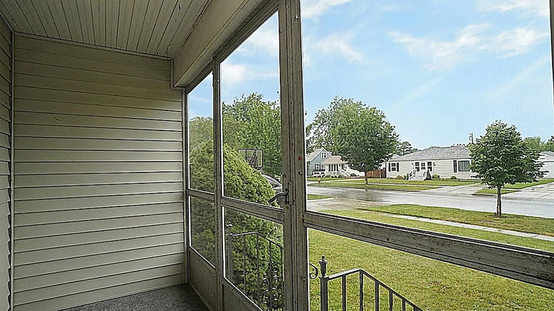 Property at 220 Homewood Avenue, Tonawanda, NY 14217 15