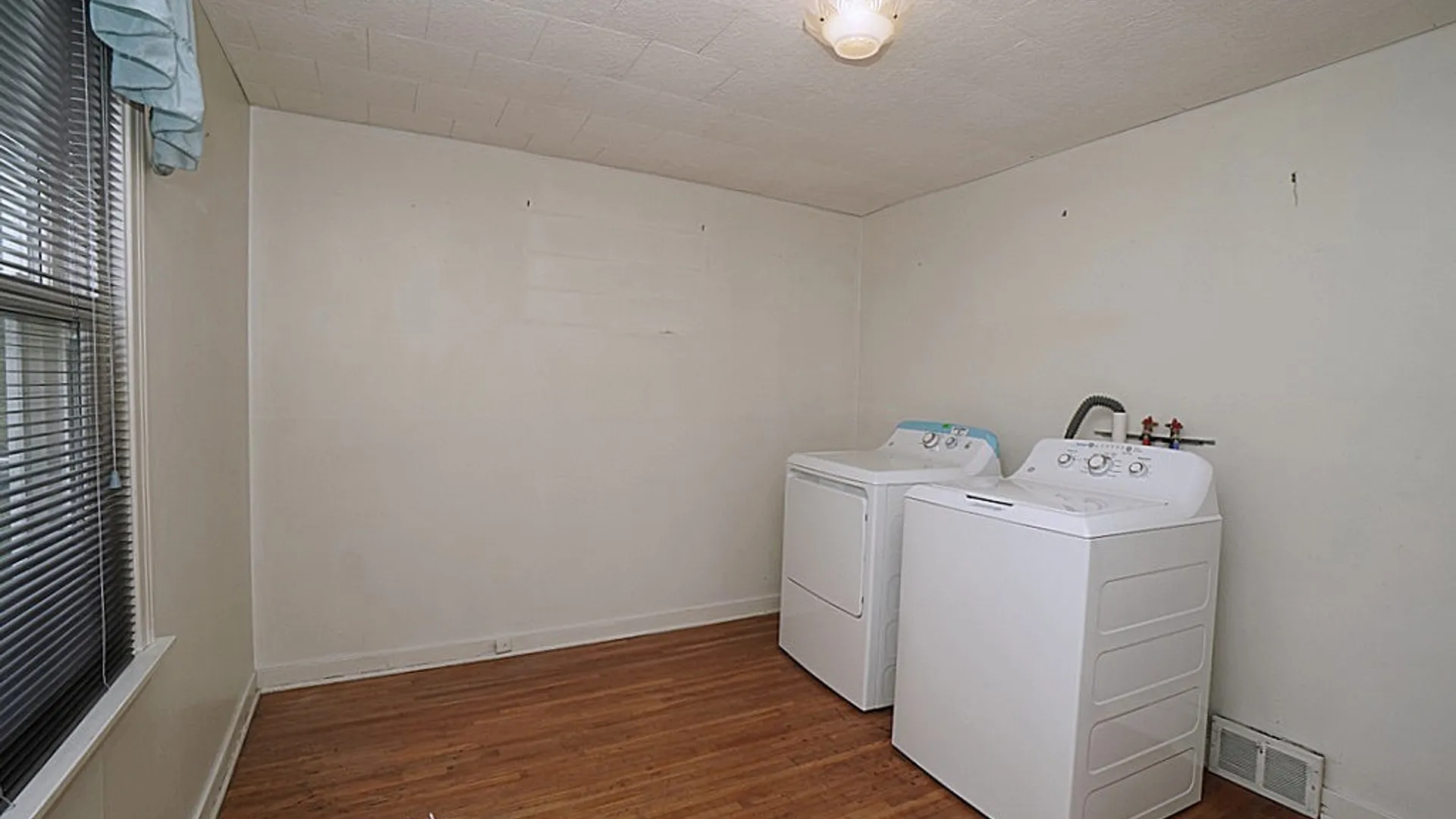 Property at 220 Homewood Avenue, Tonawanda, NY 14217 18