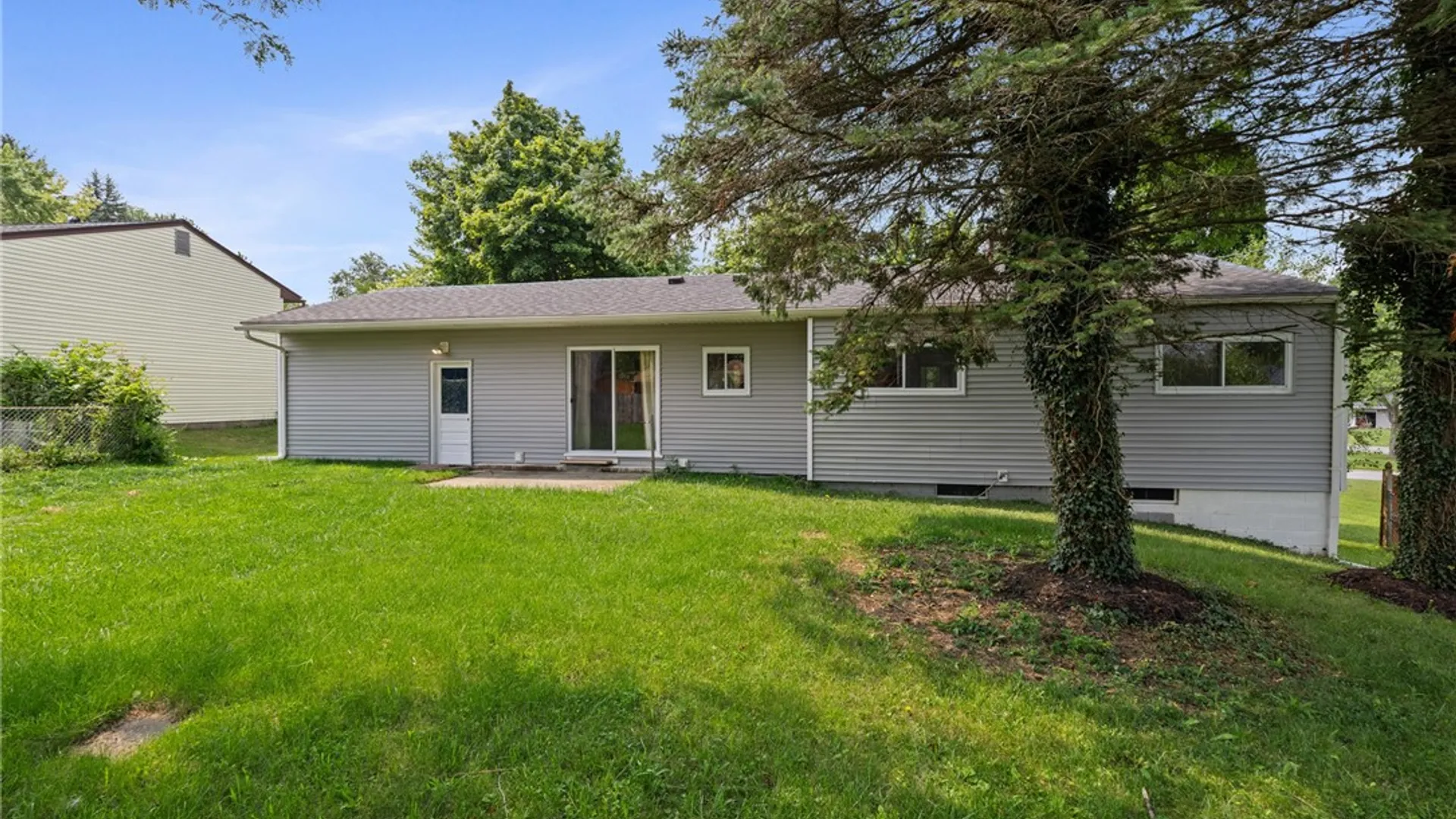 Property at 96 Buckley Place, Henrietta, NY 14467 31