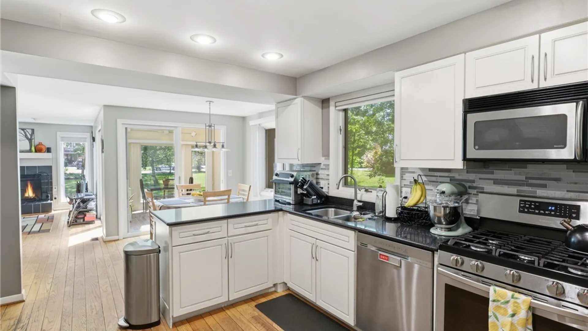 Property at 12 Skylark Court, Amherst, NY 14051 11