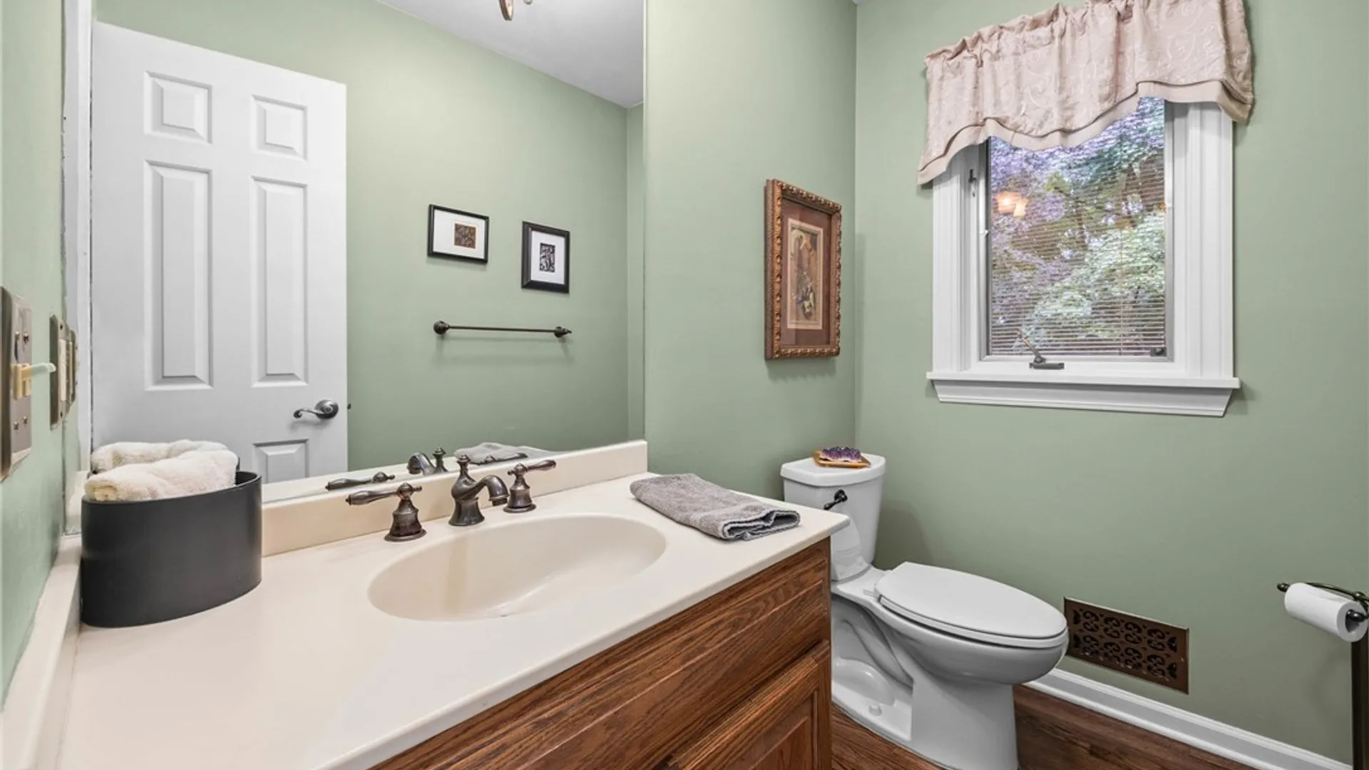 Property at 14 Barrington Hills, Pittsford, NY 14534 35