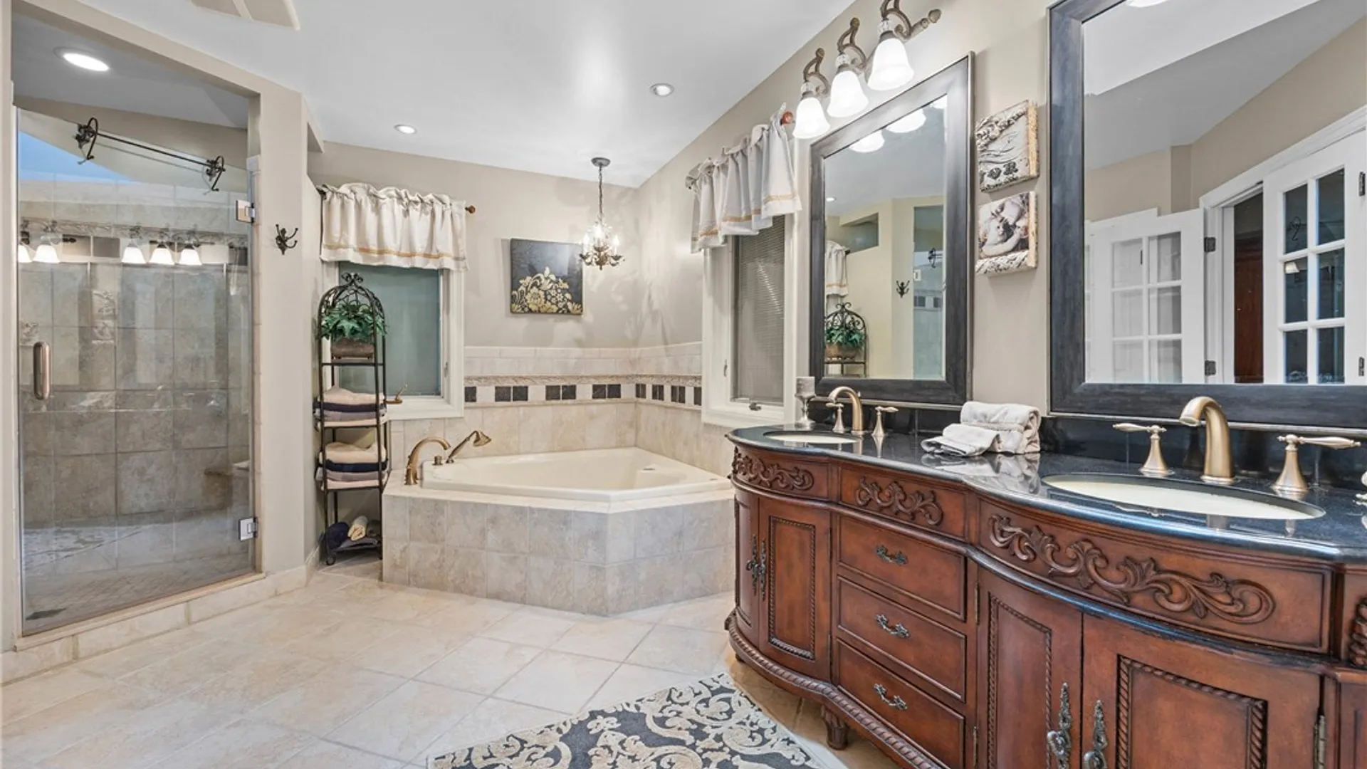 Property at 14 Barrington Hills, Pittsford, NY 14534 25