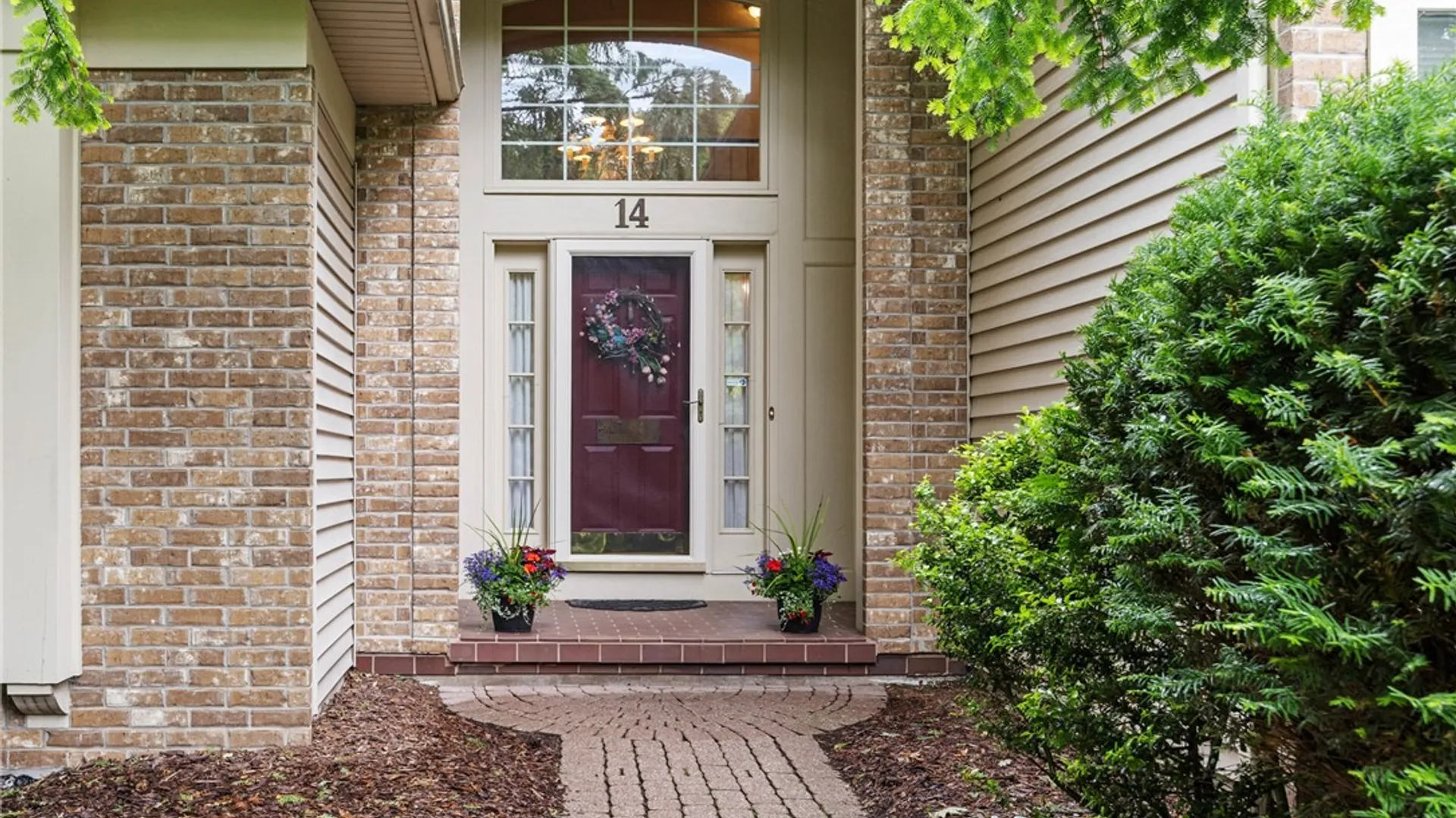 Property at 14 Barrington Hills, Pittsford, NY 14534 4