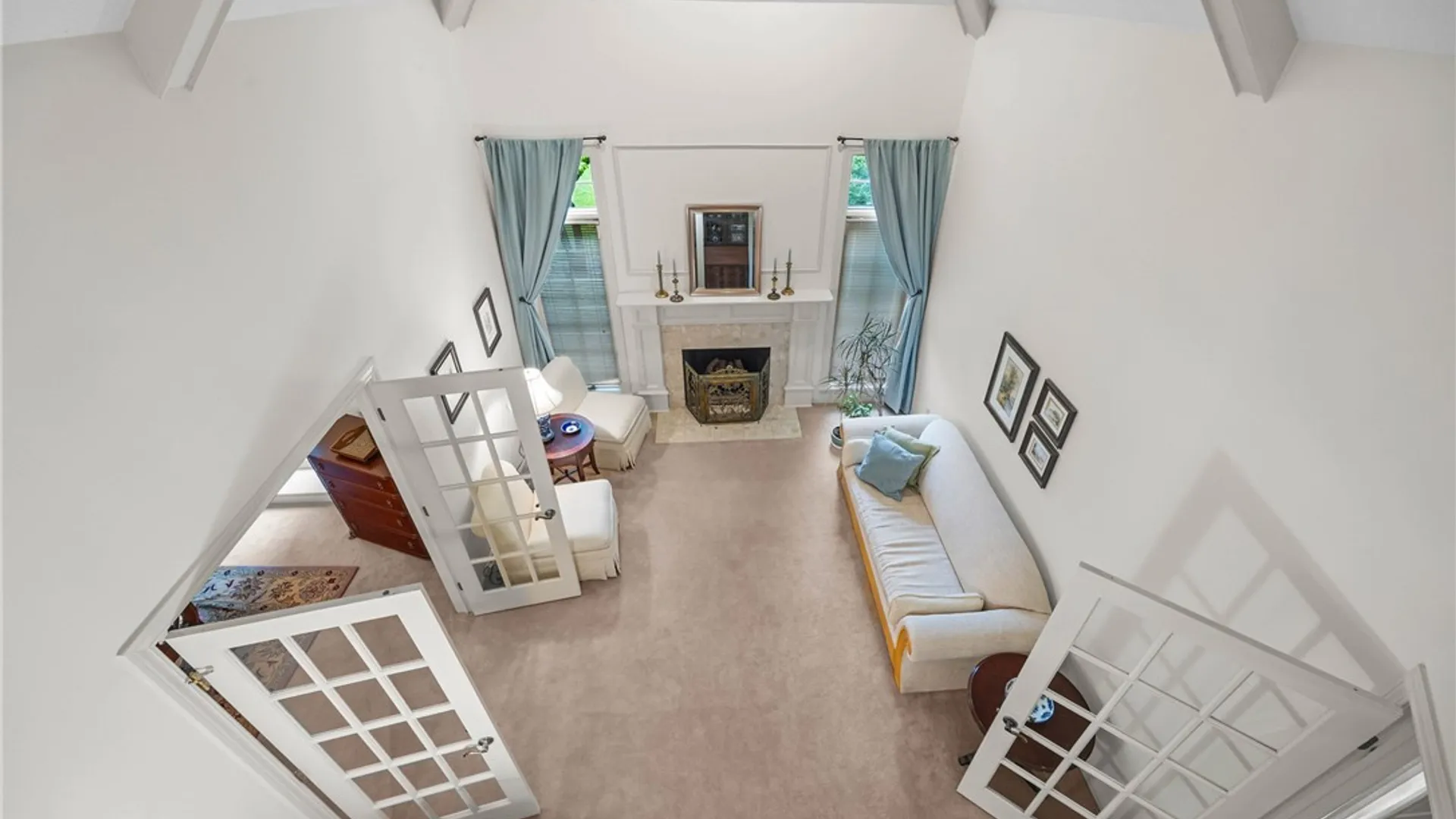 Property at 14 Barrington Hills, Pittsford, NY 14534 8