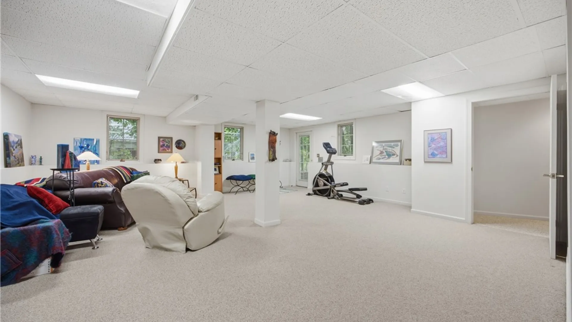 Property at 14 Barrington Hills, Pittsford, NY 14534 39