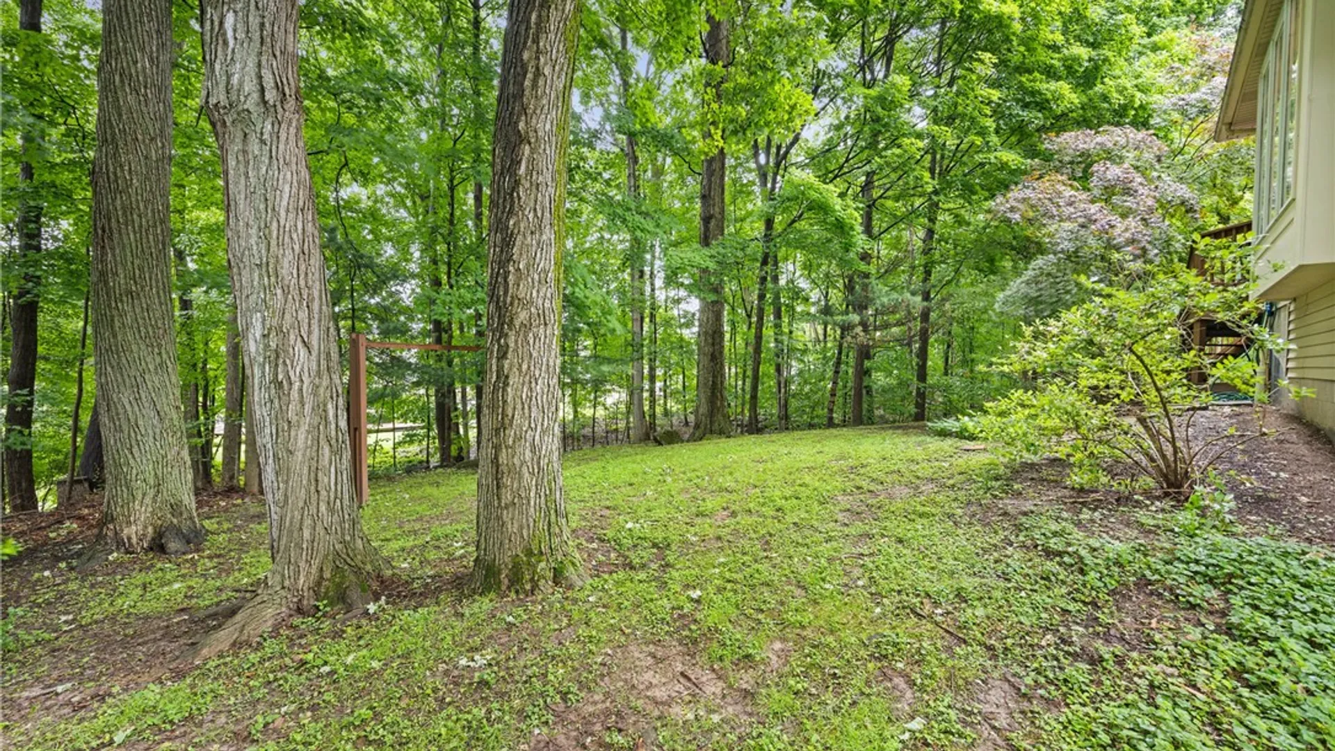 Property at 14 Barrington Hills, Pittsford, NY 14534 43