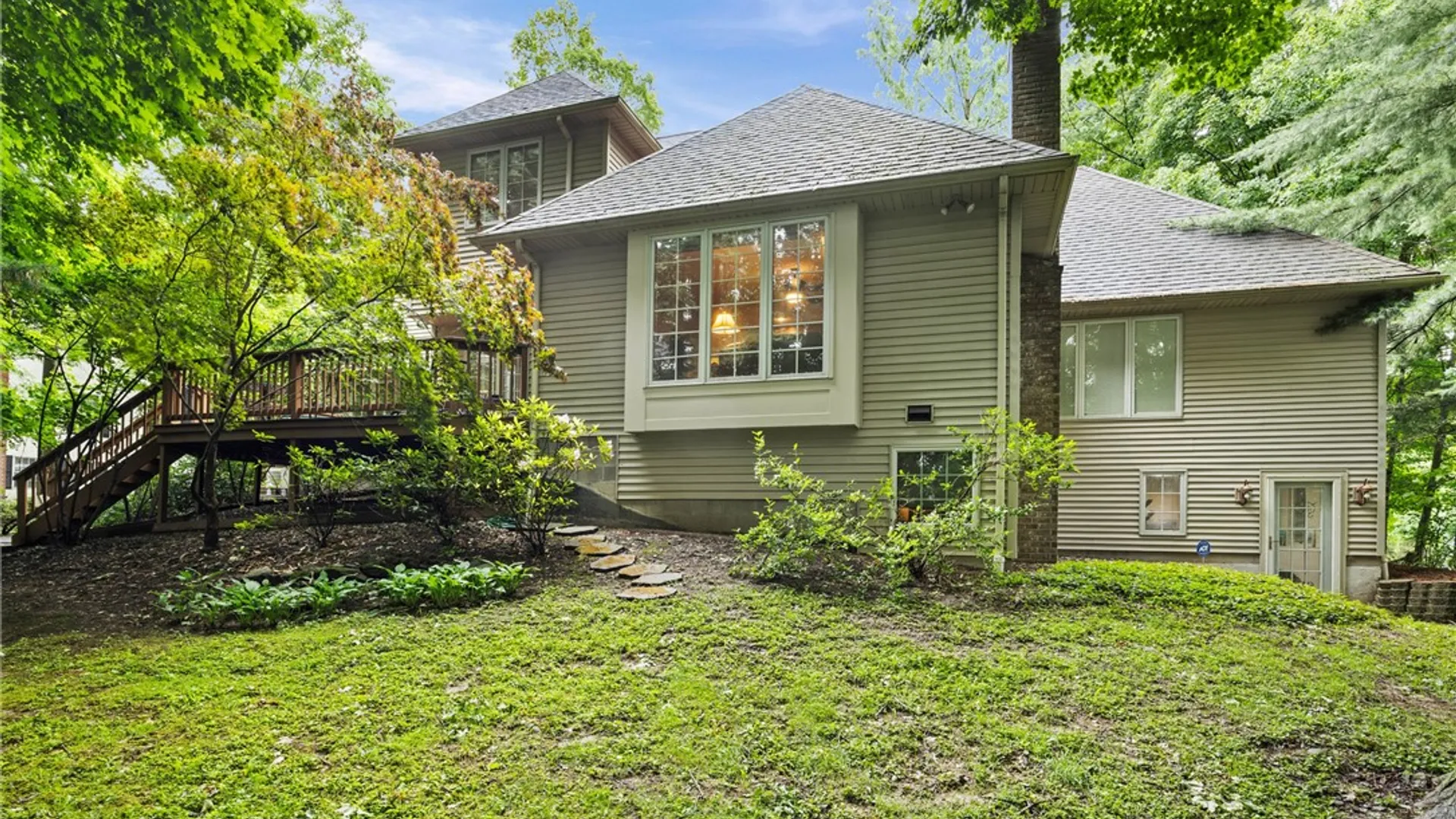 Property at 14 Barrington Hills, Pittsford, NY 14534 44