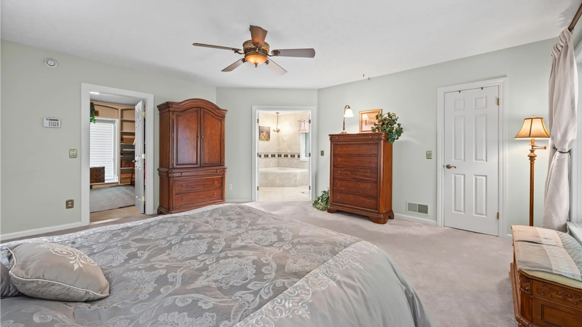 Property at 14 Barrington Hills, Pittsford, NY 14534 22