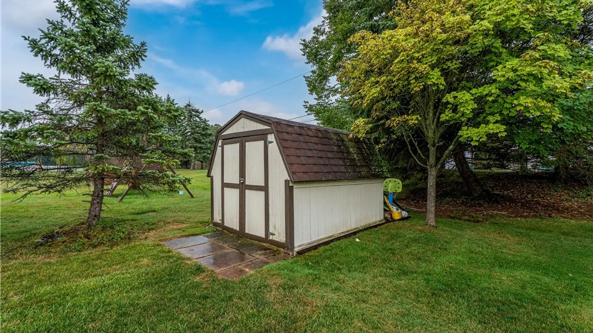 Property at 81 Jessica Lane, Cheektowaga, NY 14043 11
