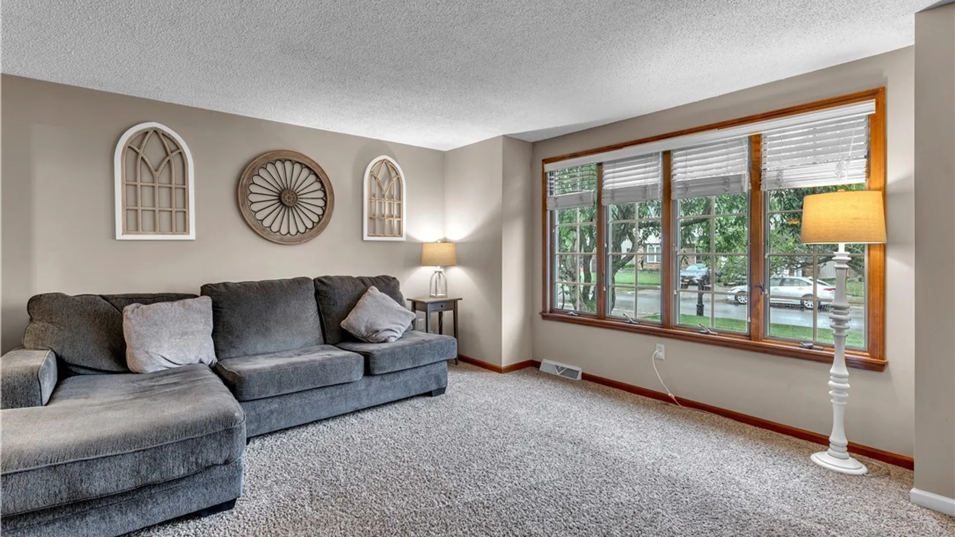 Property at 81 Jessica Lane, Cheektowaga, NY 14043 14