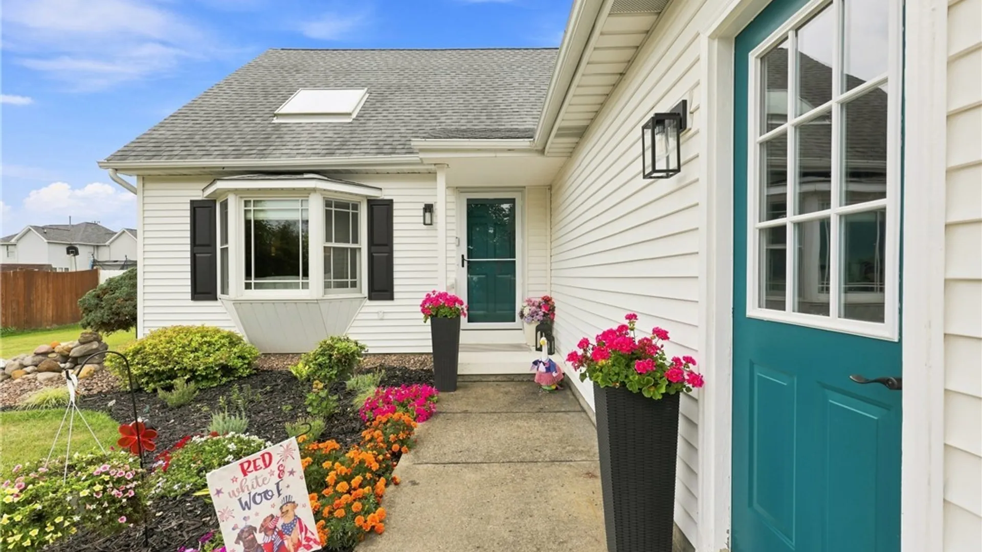Property at 37 Country Place, Lancaster, NY 14086 4