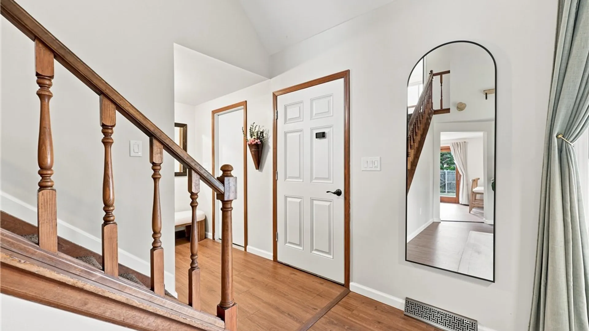 Property at 37 Country Place, Lancaster, NY 14086 9